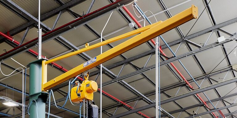 GRUA BRAÇO GIRATÓRIO